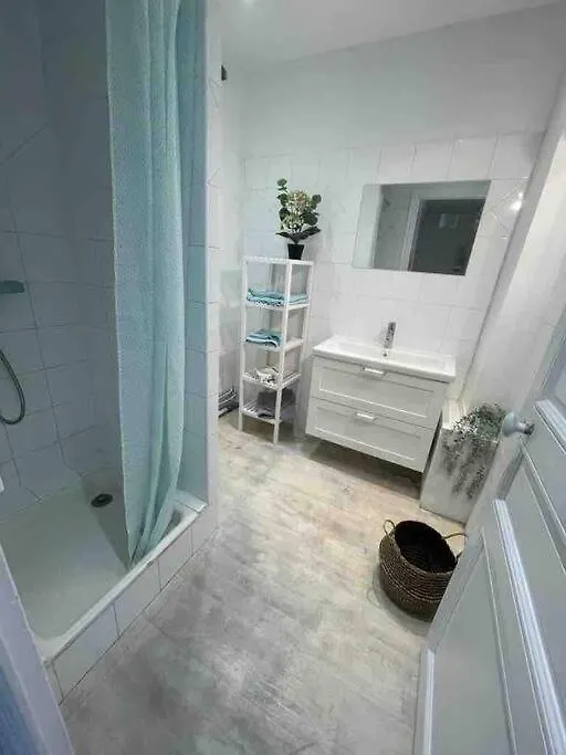 Lovely Appartment With 2 Bedrooms Nice Liberation